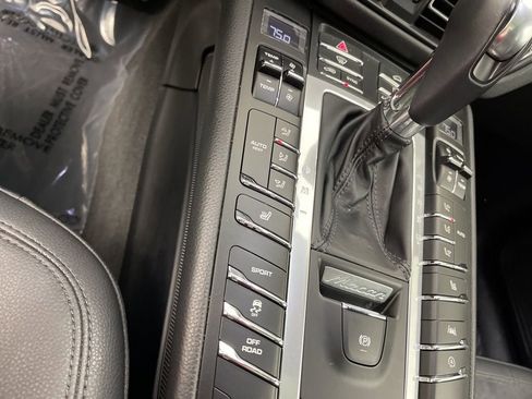 Used 2021 Porsche Macan image 13