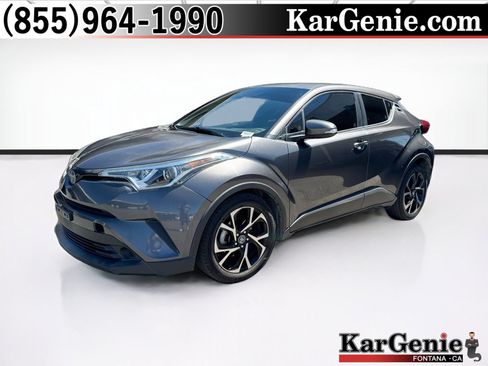 Used 2019 Toyota C-HR XLE FWD image 1