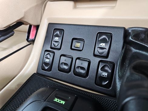 Used 2003 Land Rover Discovery SE image 40