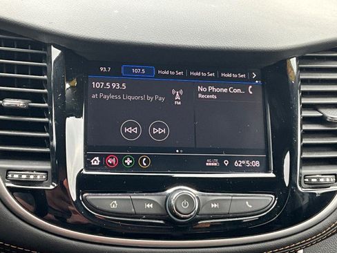 Used 2021 Chevrolet Trax LT w/ Sport Edition FWD image 19