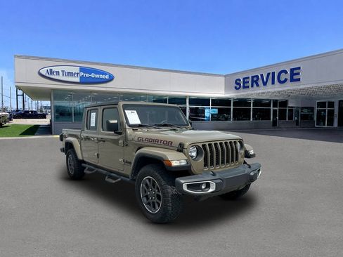 Used 2020 Jeep Gladiator Sport AWD/4WD image 2