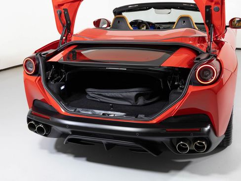 Used 2020 Ferrari Portofino image 28