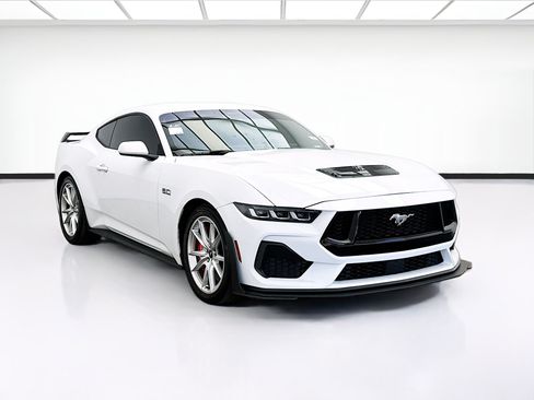 Used 2024 Ford Mustang GT Premium RWD image 3
