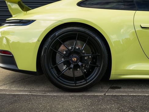 Certified 2025 Porsche 911 Carrera GTS RWD image 33