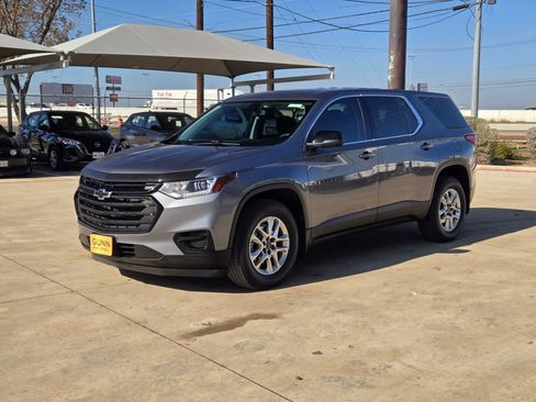 Certified 2021 Chevrolet Traverse LS w/ LPO, Blackout Package image 6