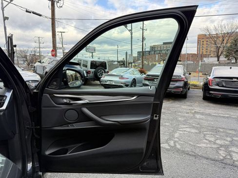 Used 2017 BMW X5 xDrive40e image 14