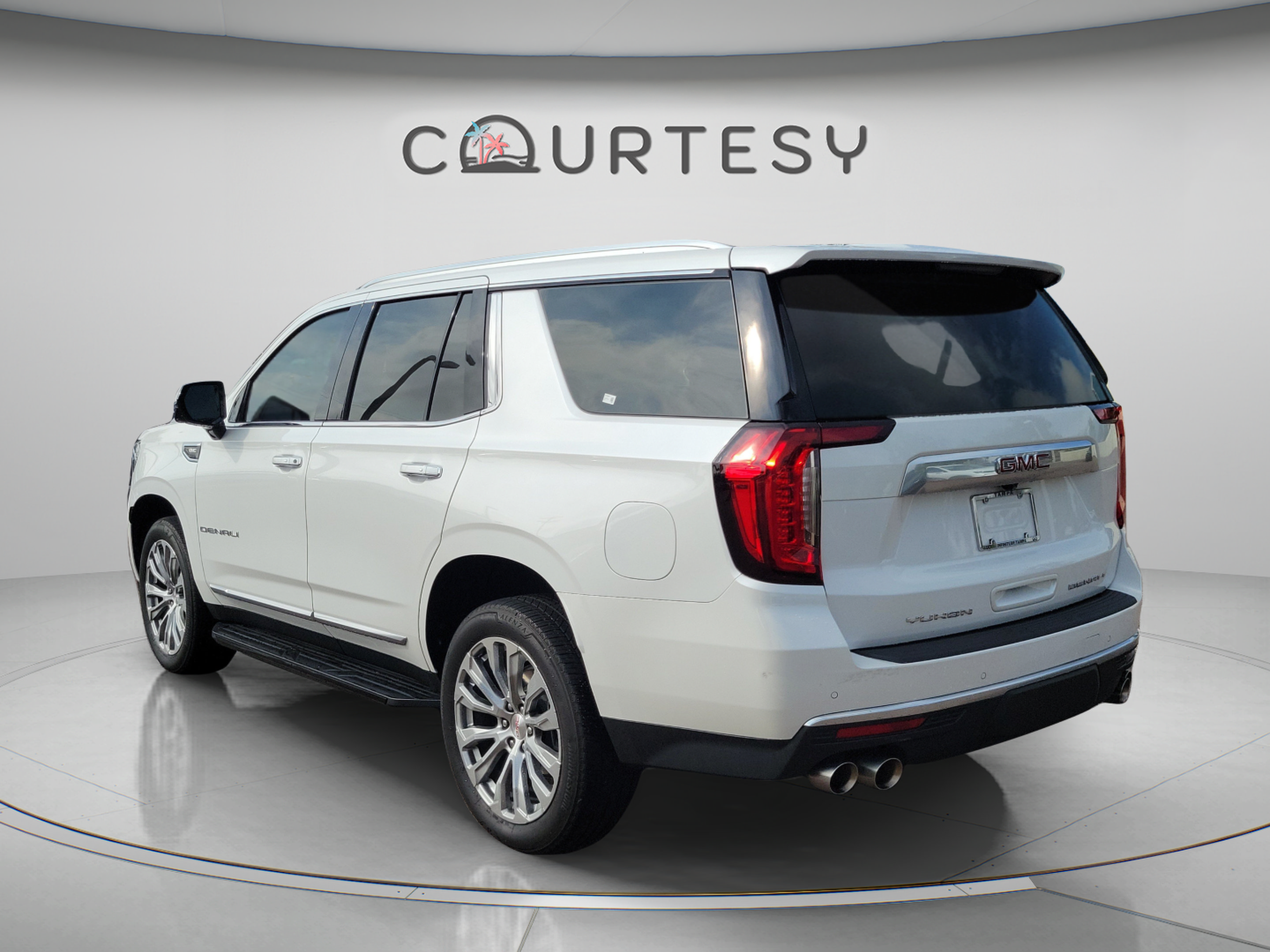 Used 2024 GMC Yukon Denali w/ Max Trailering Package AWD/4WD image 3