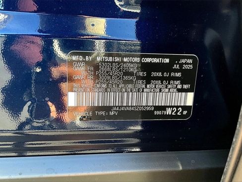 New 2025 Mitsubishi Outlander SE image 13