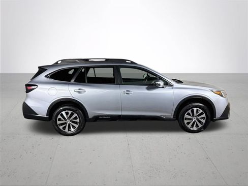 Used 2022 Subaru Outback Premium AWD/4WD image 5