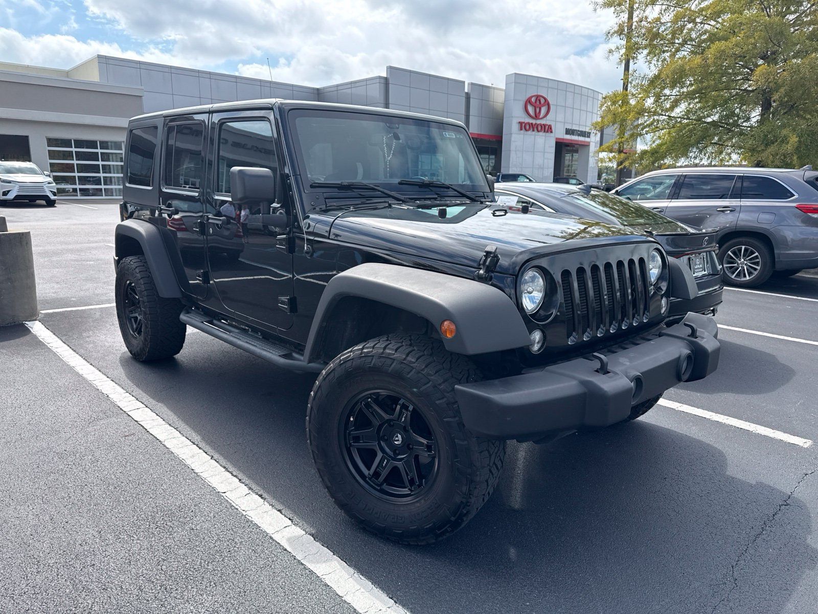Used 2015 Jeep Wrangler Unlimited Sport w/ Quick Order Package 24S AWD/4WD image 1