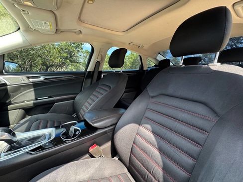 Used 2015 Ford Fusion SE FWD image 33