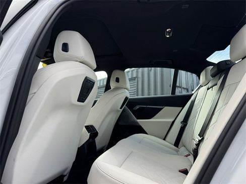 Used 2025 BMW i5 xDrive40 w/ Premium Package image 22