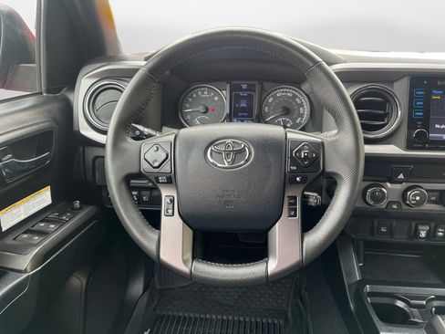Used 2019 Toyota Tacoma TRD Off-Road image 10