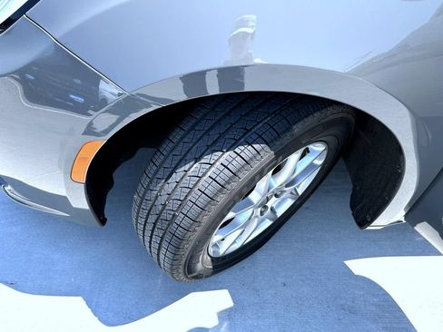 Used 2022 Chrysler Pacifica Touring-L FWD image 24