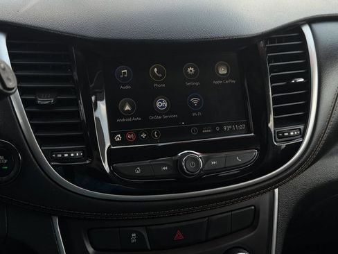 Used 2019 Chevrolet Trax LT w/ LT Convenience Package FWD image 28