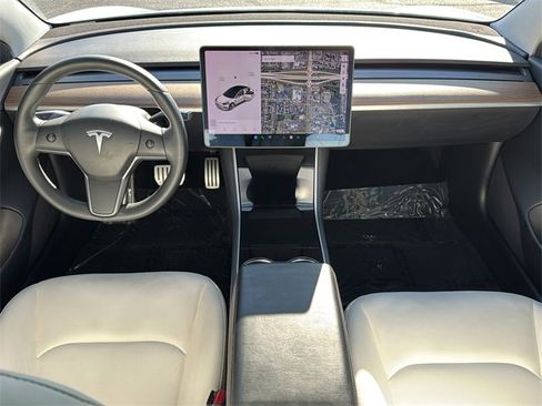 Used 2019 Tesla Model 3 Long Range image 10