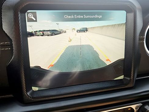 Used 2022 Jeep Gladiator Overland w/ Popular Equipment Package AWD/4WD image 18