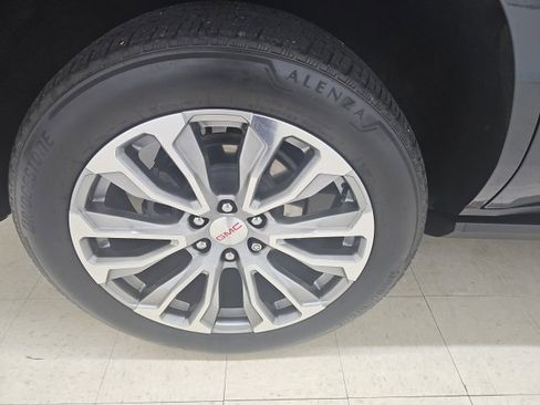 Used 2021 GMC Yukon Denali w/ Denali Premium Package image 13