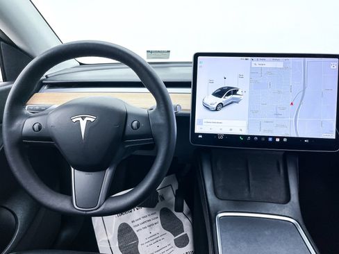 Used 2021 Tesla Model Y Long Range image 5