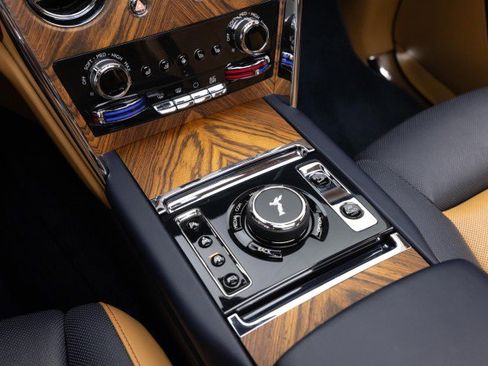 Used 2019 Rolls-Royce Cullinan image 20