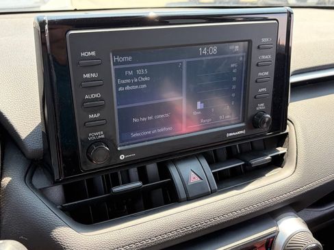 Used 2020 Toyota RAV4 XLE w/ Convenience Package FWD image 9