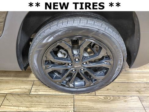 Used 2019 GMC Terrain SLT w/ Preferred Package image 5