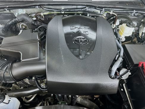 Used 2023 Toyota Tacoma SR5 w/ Technology Package AWD/4WD image 33