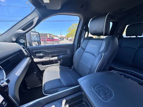 Used 2025 RAM 3500 Limited AWD/4WD image 15