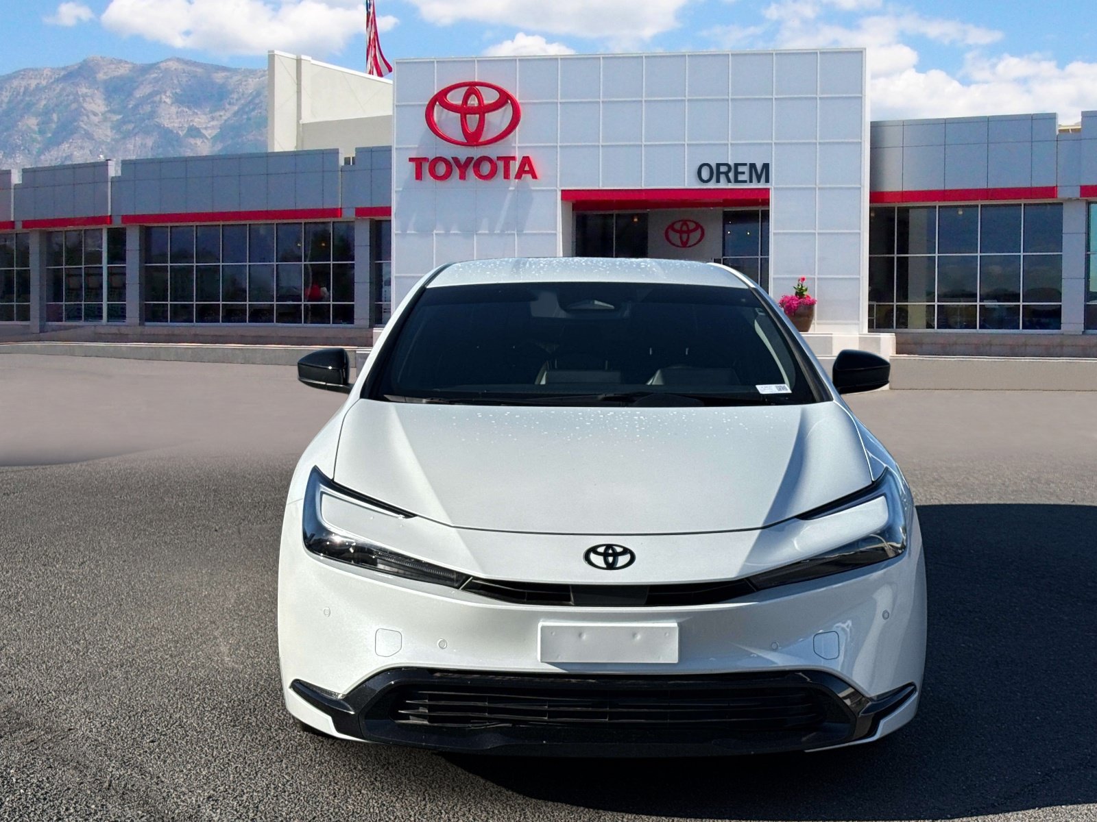 Used 2026 Toyota Prius Plug-In Hybrid FWD image 2