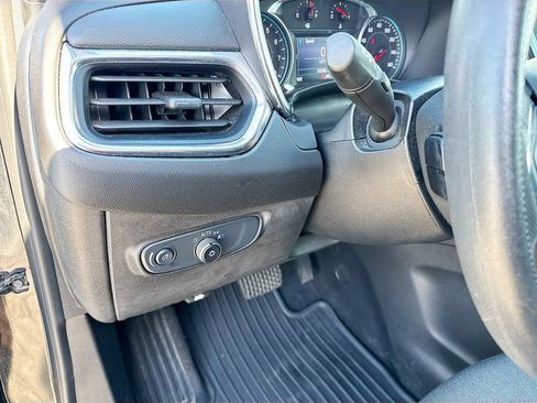 Used 2020 Chevrolet Equinox LT image 10