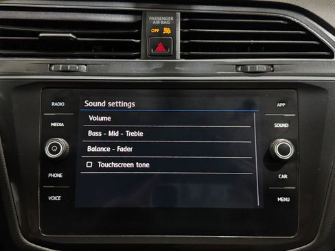 Used 2019 Volkswagen Tiguan SE FWD image 38