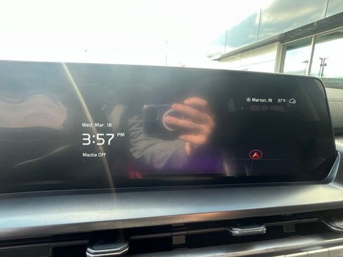 Used 2024 Kia Telluride LX image 33