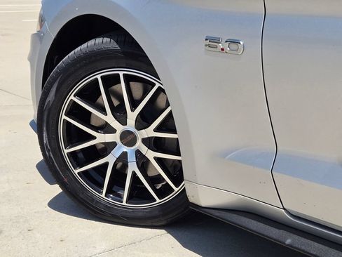 Used 2019 Ford Mustang GT Premium RWD image 27