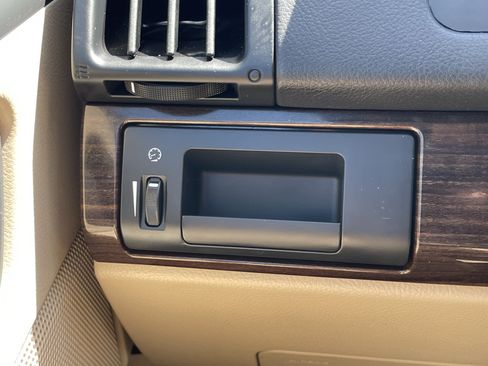 Used 2015 Land Rover LR2 AWD/4WD image 14