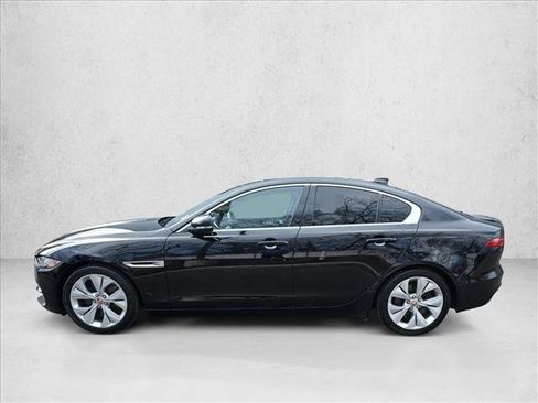 Used 2020 Jaguar XE S image 8