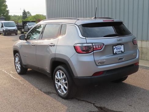Used 2023 Jeep Compass Latitude AWD/4WD image 8