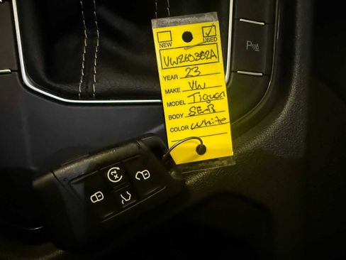 Certified 2023 Volkswagen Tiguan SE R-Line FWD image 36