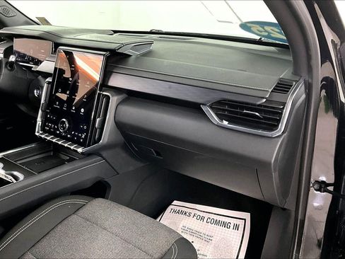 Used 2025 GMC Acadia Elevation image 27