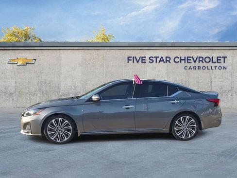 Used 2024 Nissan Altima 2.5 SL FWD image 5
