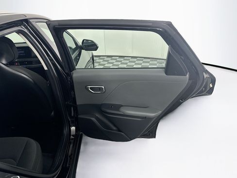 Used 2025 Kia K4 FWD image 27