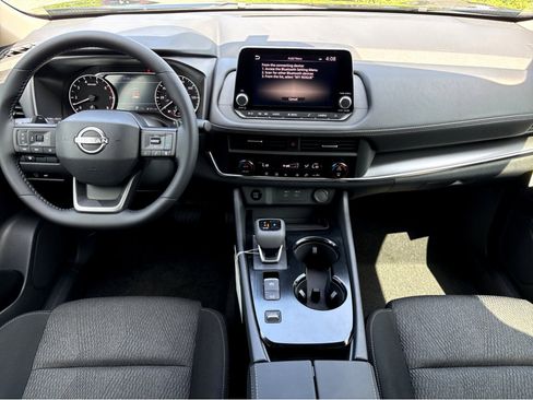 New 2026 Nissan Rogue SV image 4