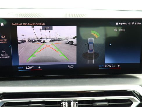 Used 2023 BMW 330e image 24