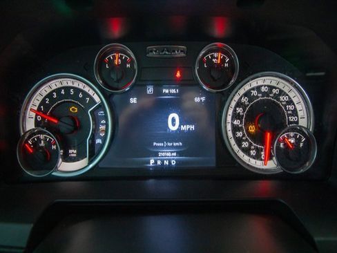 Used 2016 RAM 1500 Laramie image 21