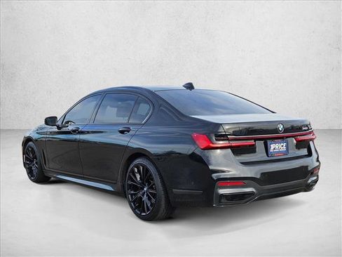 Used 2021 BMW 740i w/ M Sport Package image 8