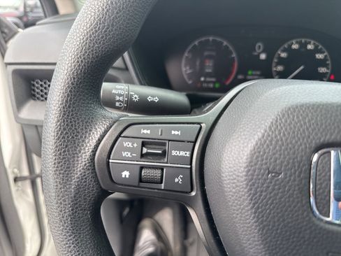 Used 2025 Honda CR-V EX image 17