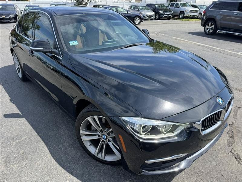 Used 2016 BMW 340i xDrive Sedan AWD/4WD image 3
