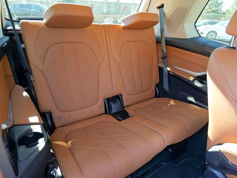 Used 2023 BMW X7 xDrive40i w/ Premium Package image 34