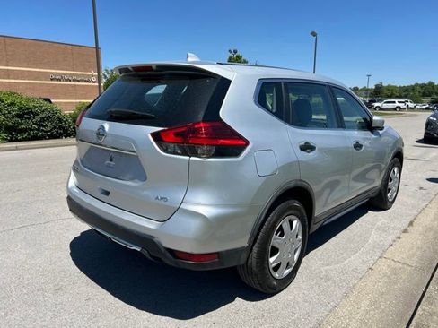 Used 2017 Nissan Rogue S AWD/4WD image 2