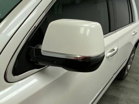 Used 2016 Cadillac Escalade Premium image 11