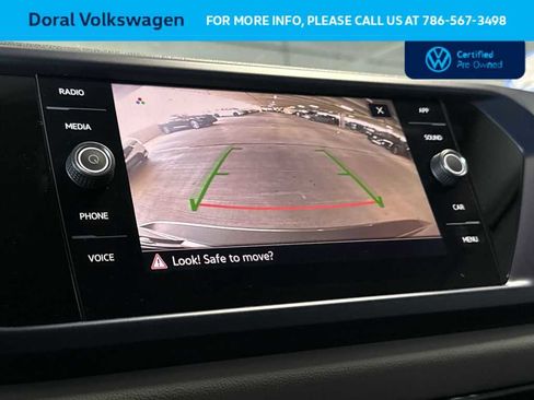Certified 2022 Volkswagen Taos SE FWD image 19